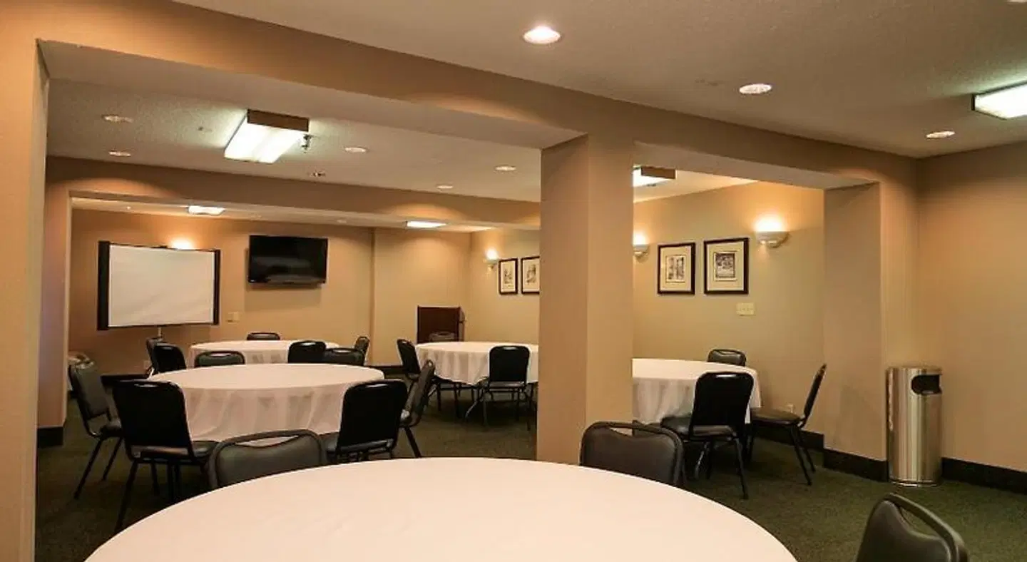 Baymont Inn & Suites Durham ROOM_EXAMPLE