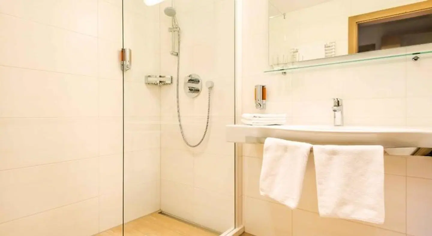 Grüner Baum Badezimmer