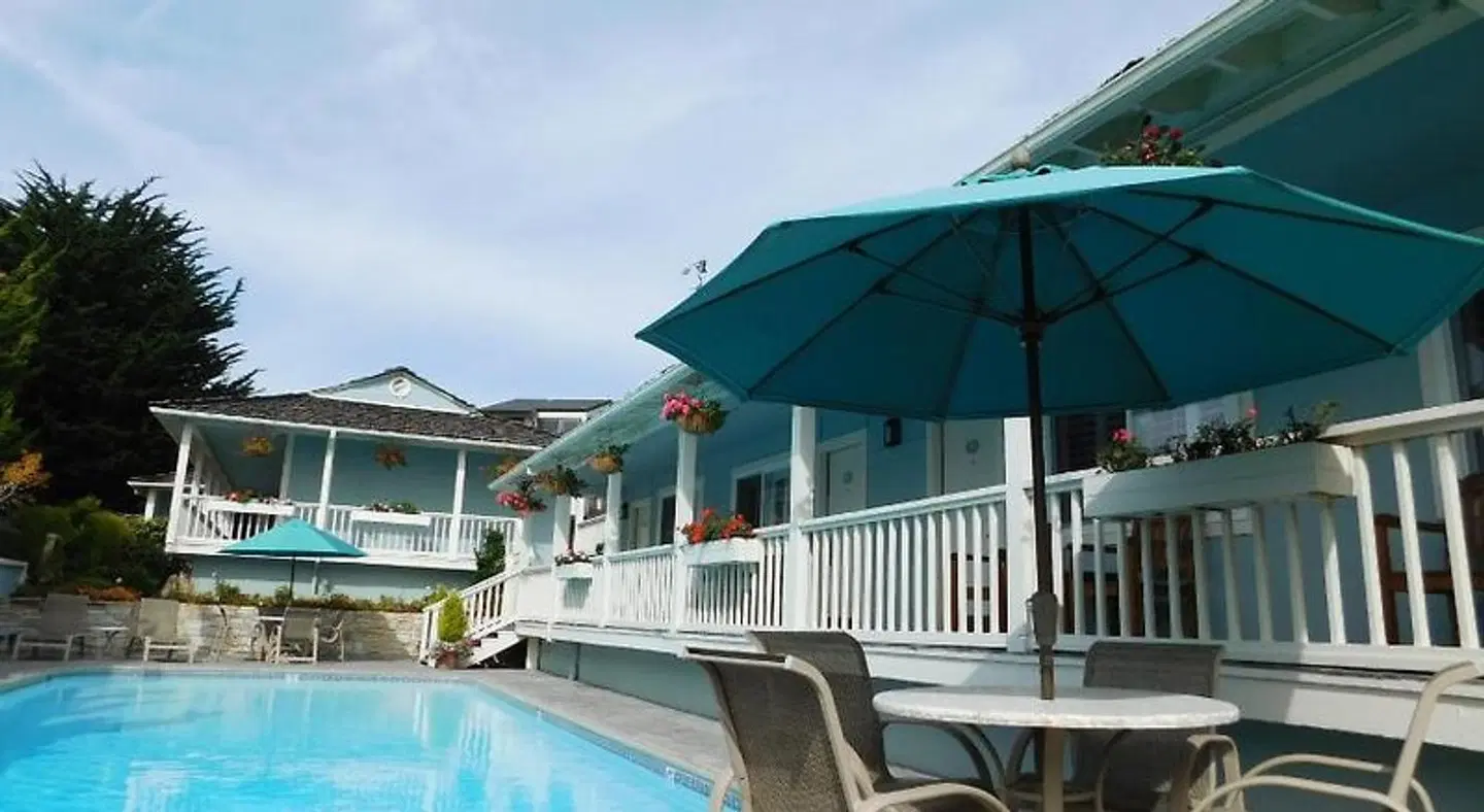 Best Western PLUS Carmel Bay View Inn OUTDOOR_POOL