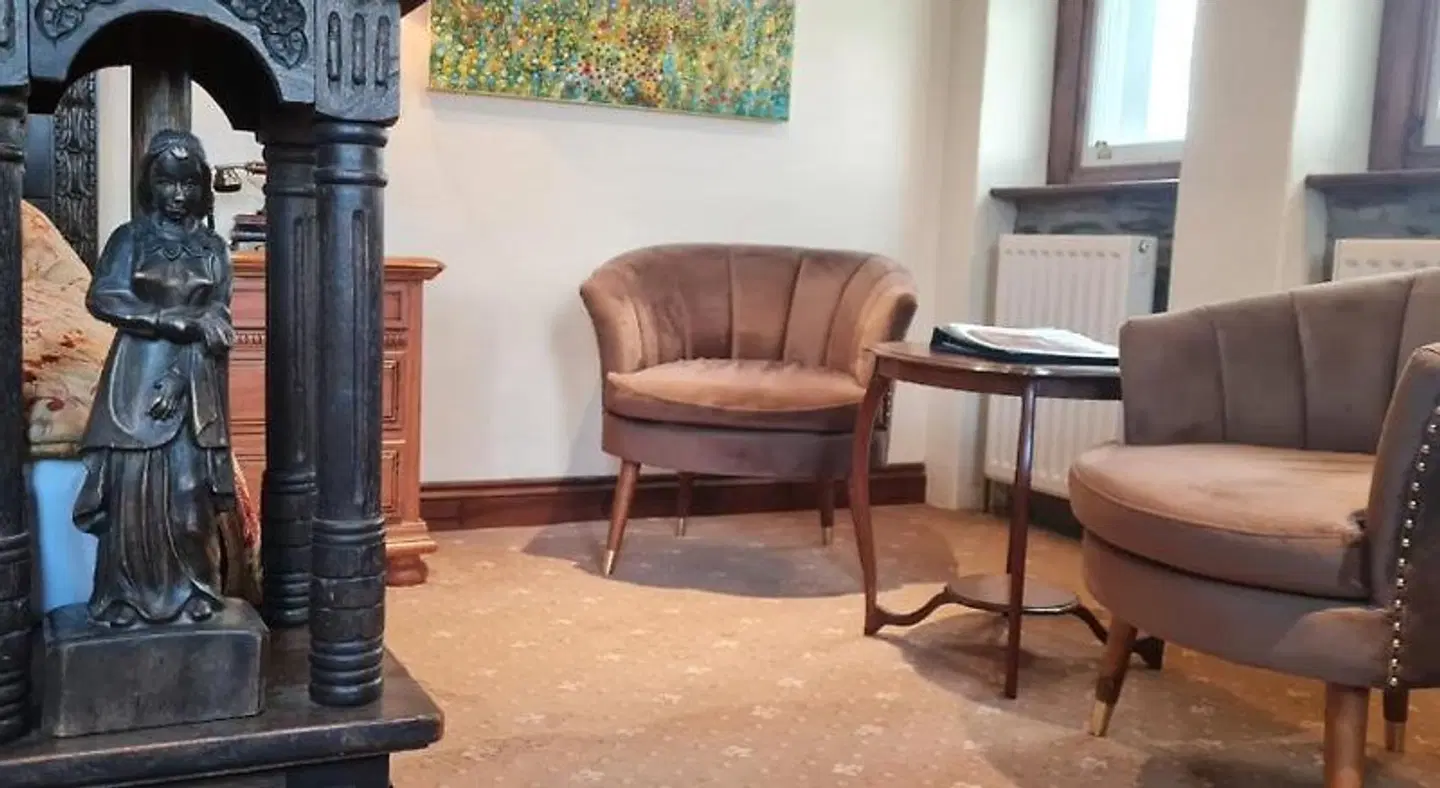 Camelot Castle LOUNGE_LOBBY