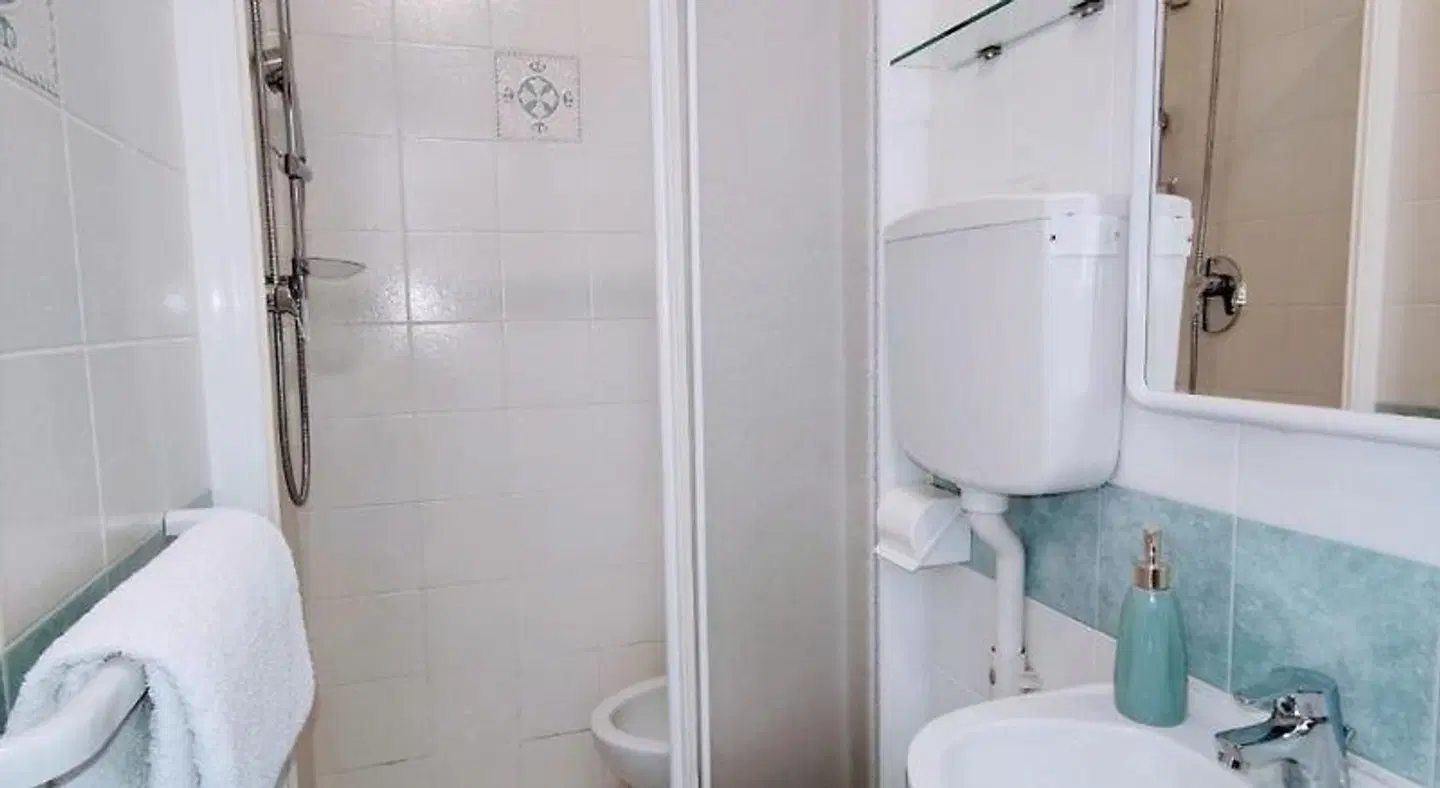 Hotel Adria Badezimmer