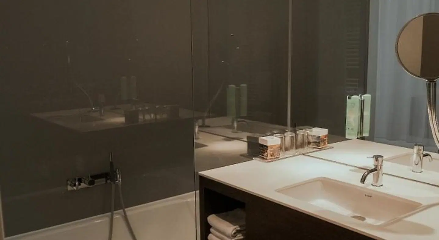 arte Hotel Linz Badezimmer