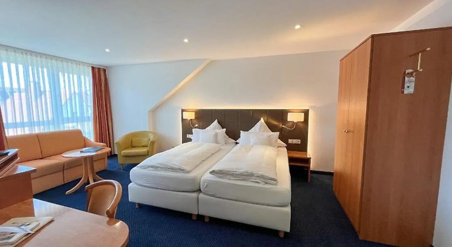Atrium ROOM_EXAMPLE