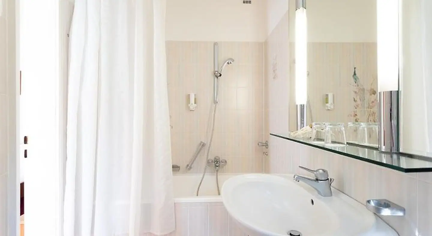 Zur Sonne Badezimmer