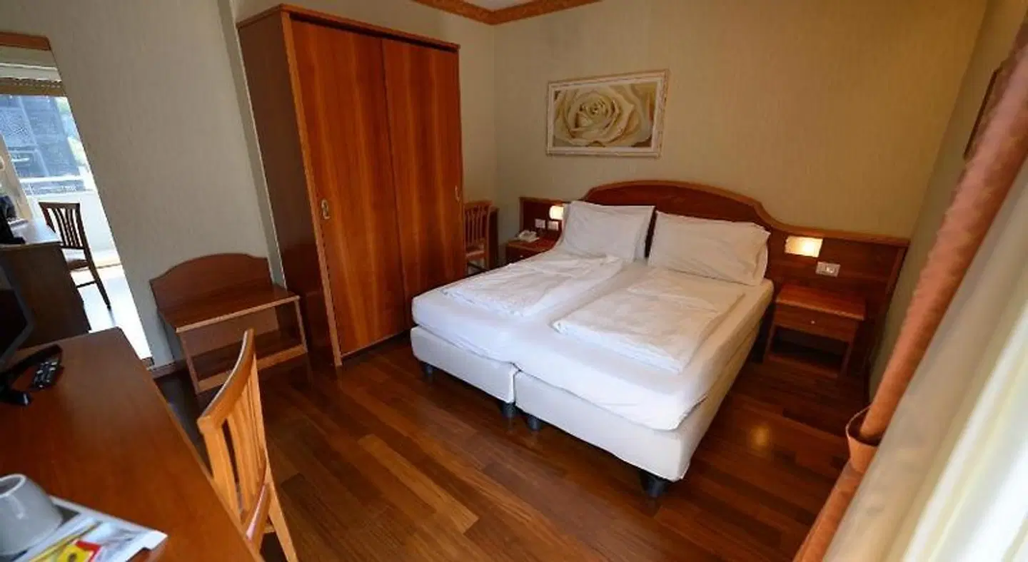 Riviera ROOM_EXAMPLE