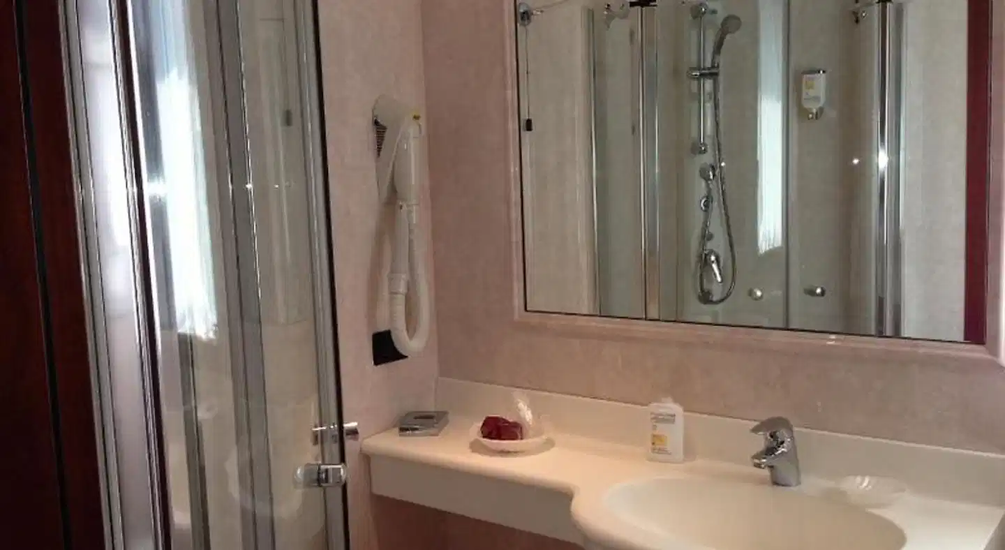 Admiral Hotel Villa Erme Badezimmer