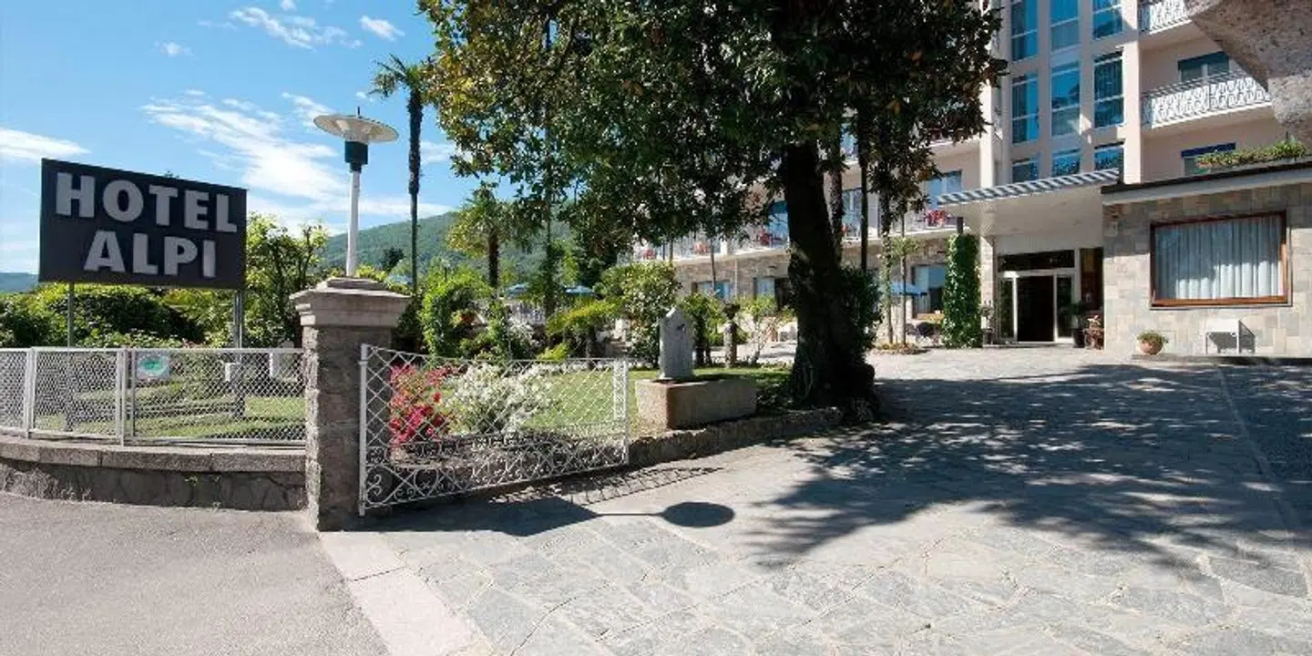 Hotel Alpi EXTERIOR