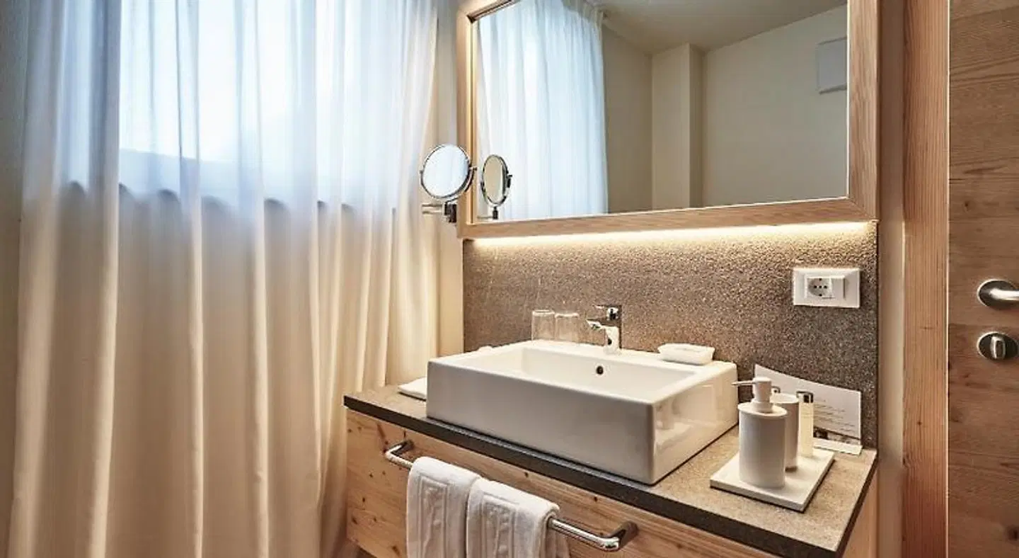 Goldene Rose Hotel Karthaus Badezimmer