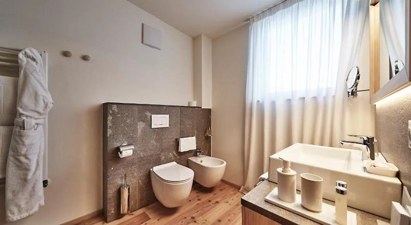 Goldene Rose Hotel Karthaus Badezimmer