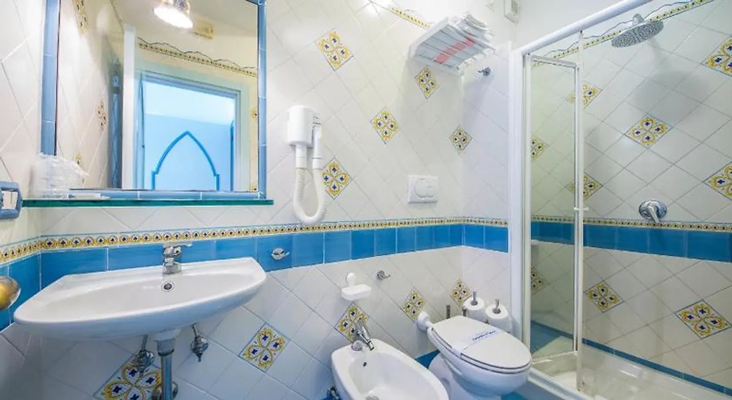 Albergo Pensione Riviera Badezimmer