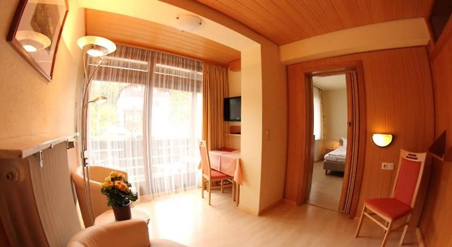 Schmid ROOM_EXAMPLE