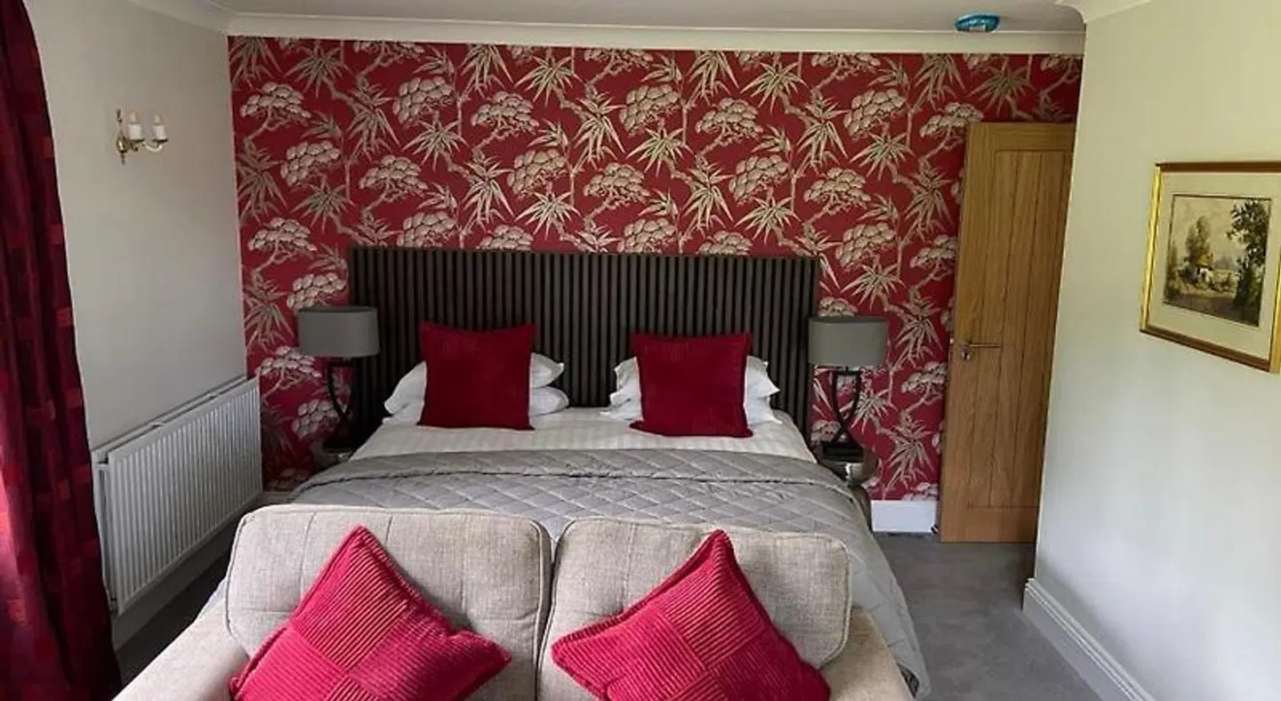 The Lake Country House ROOM_EXAMPLE