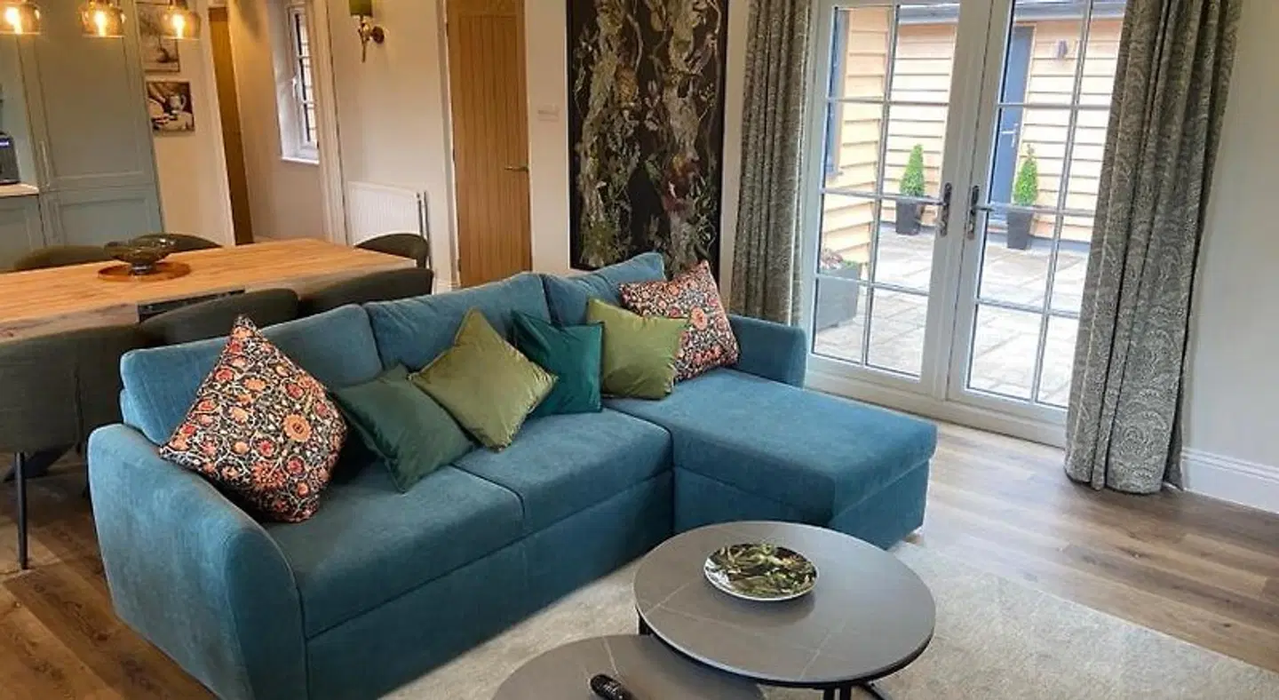 The Lake Country House ROOM_EXAMPLE
