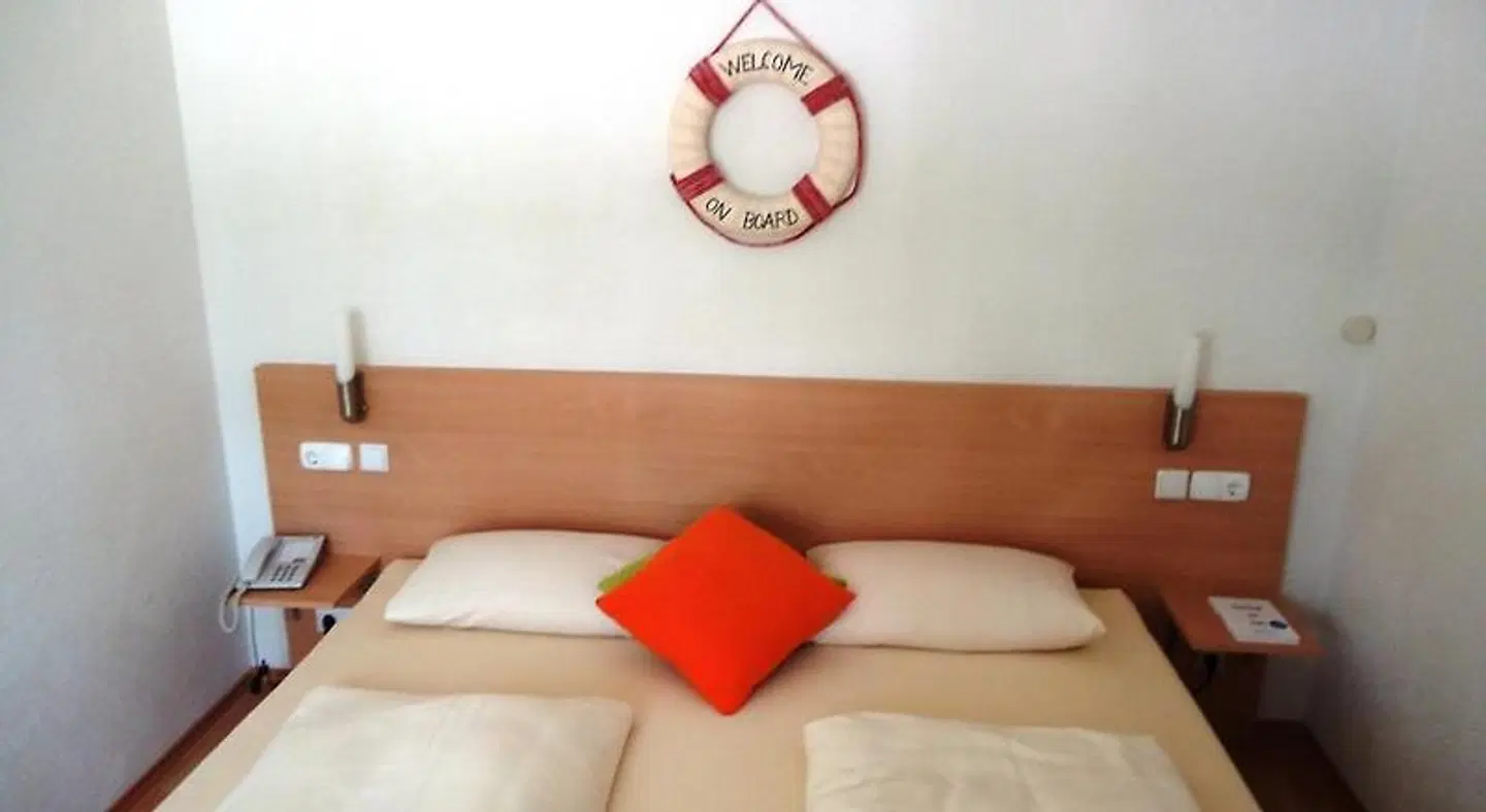 Hirsch ROOM_EXAMPLE