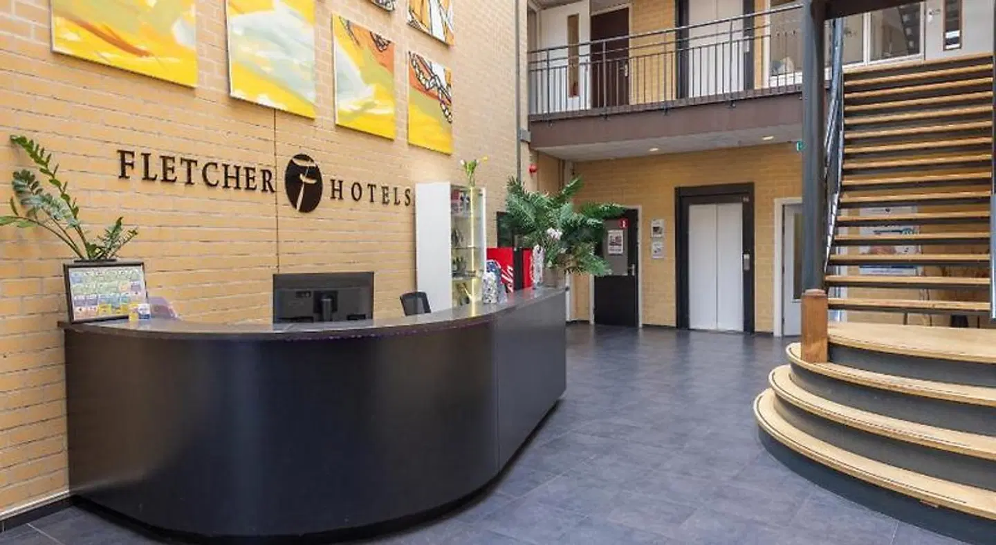 Fletcher De Cooghen LOUNGE_LOBBY