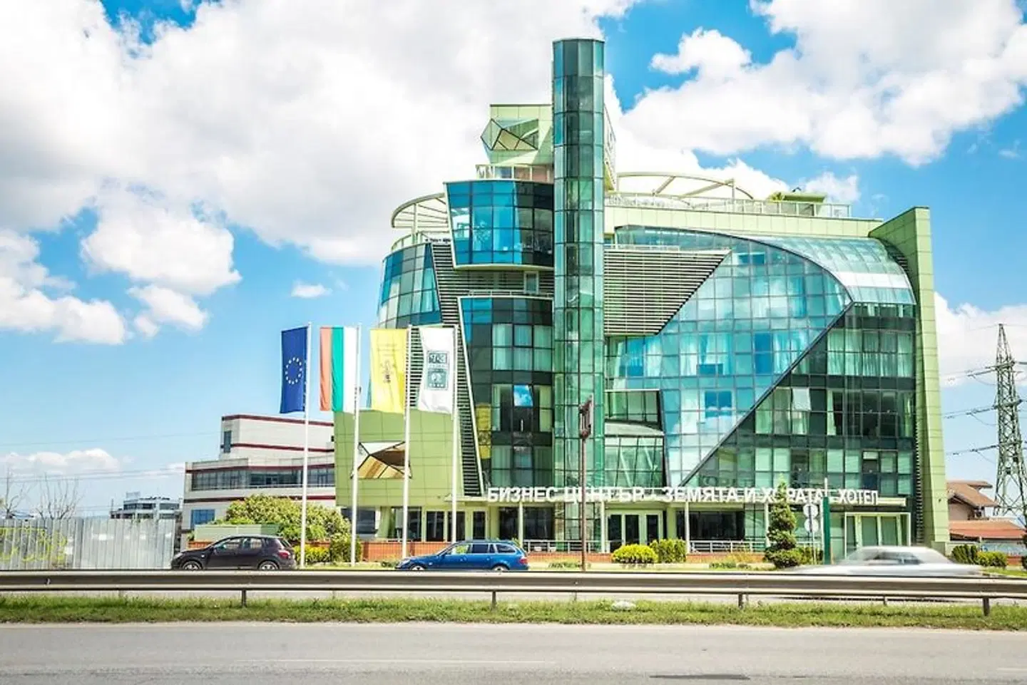 Earth & People Hotel & SPA EXTERIOR