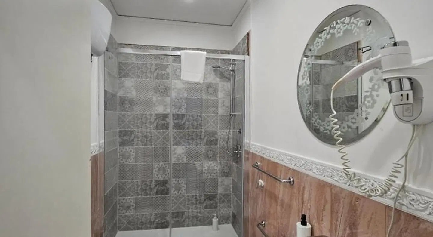 Napoli Centrale Room & Jacuzzi Badezimmer