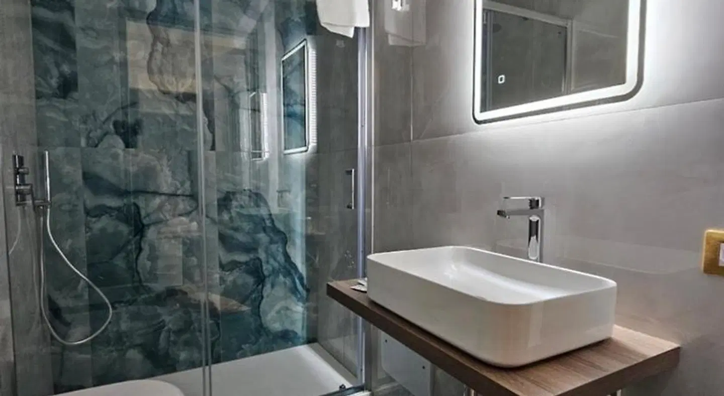 Napoli Centrale Room & Jacuzzi Badezimmer