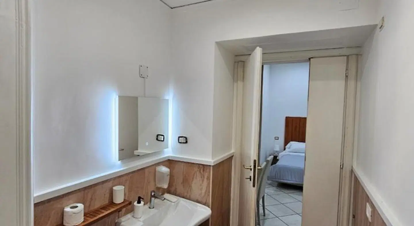 Napoli Centrale Room & Jacuzzi Badezimmer