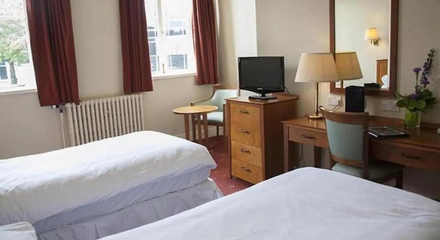Arnos Manor ROOM_EXAMPLE