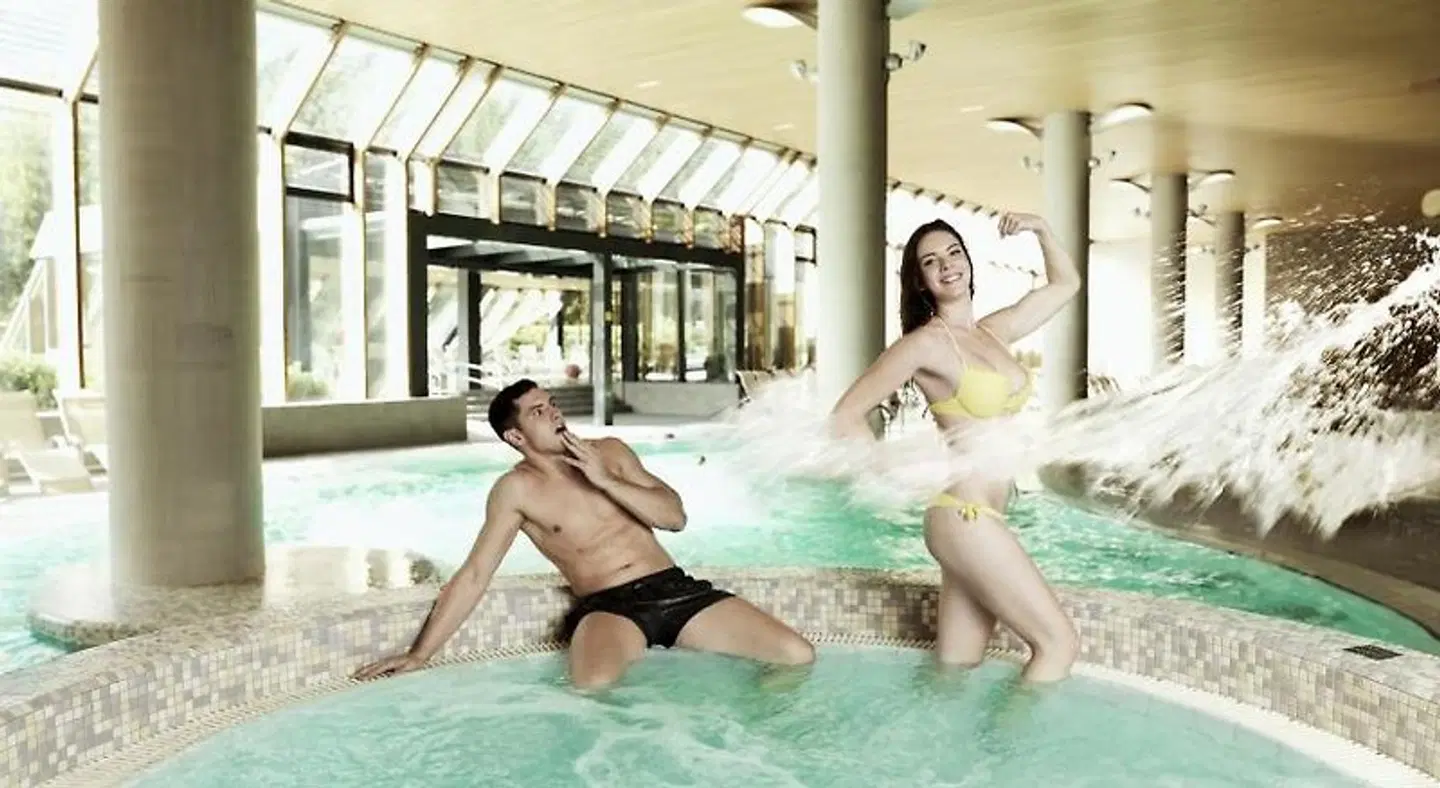 Spik Alpine Wellness Resort Hallenbad