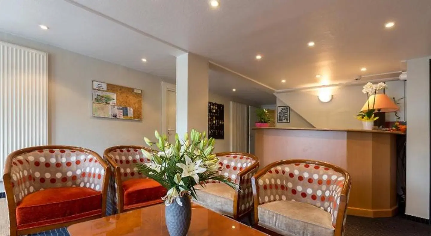 Montfort LOUNGE_LOBBY