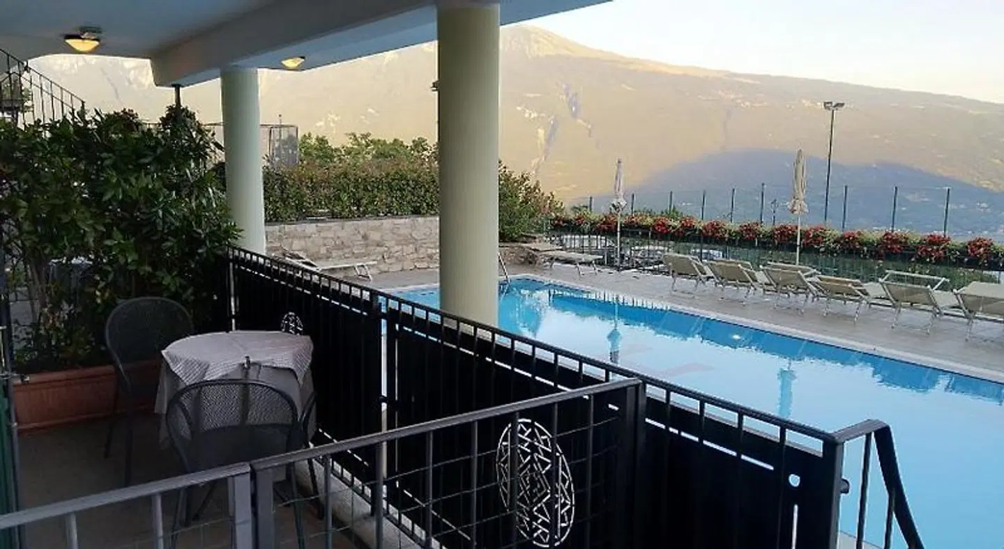 Gallo OUTDOOR_POOL