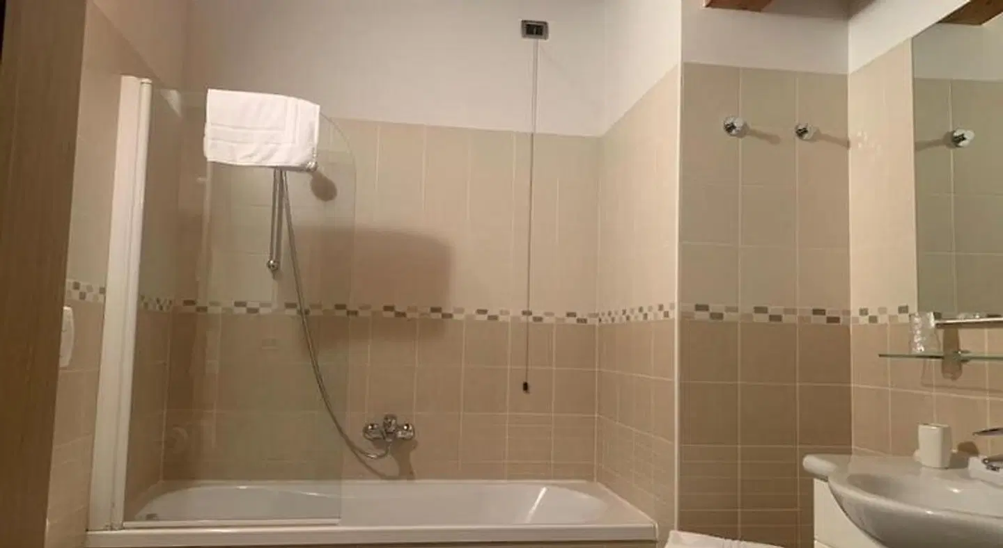 Ristorante Albergo Torre Badezimmer