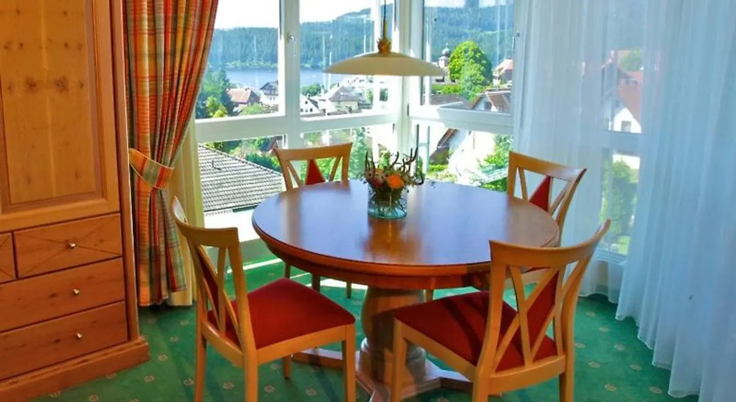 Flora ROOM_EXAMPLE