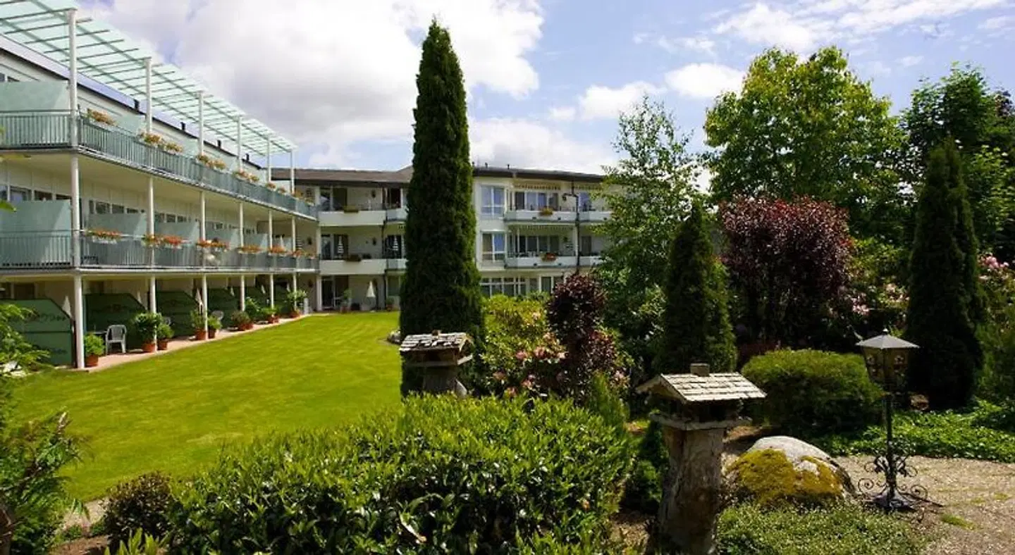 Flora EXTERIOR