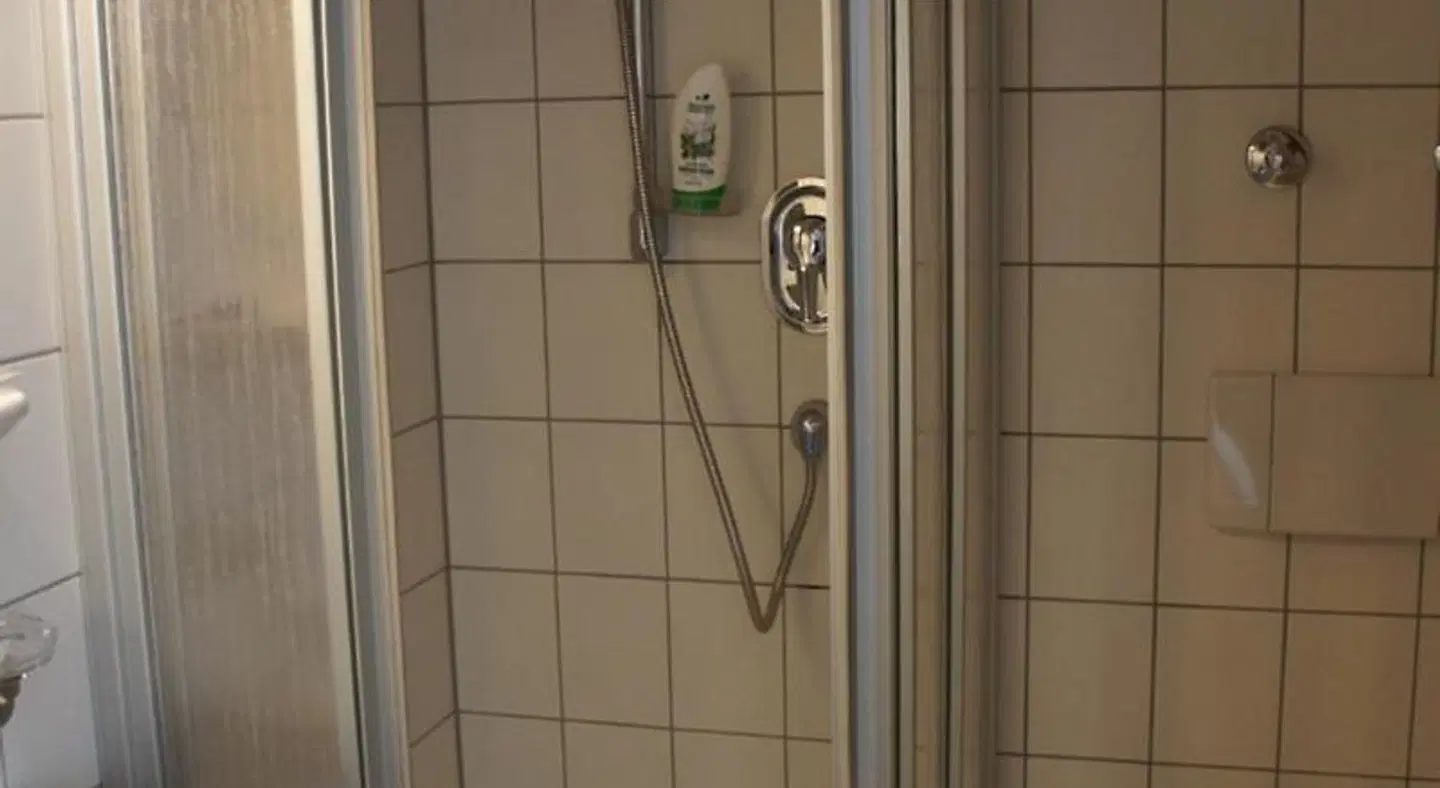 Schwarzer Adler Badezimmer