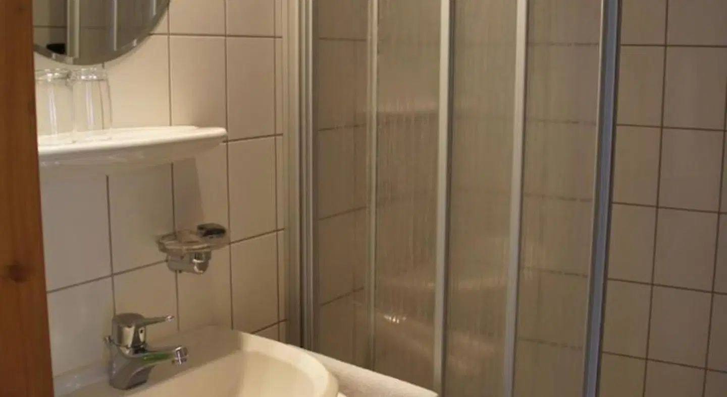 Schwarzer Adler Badezimmer