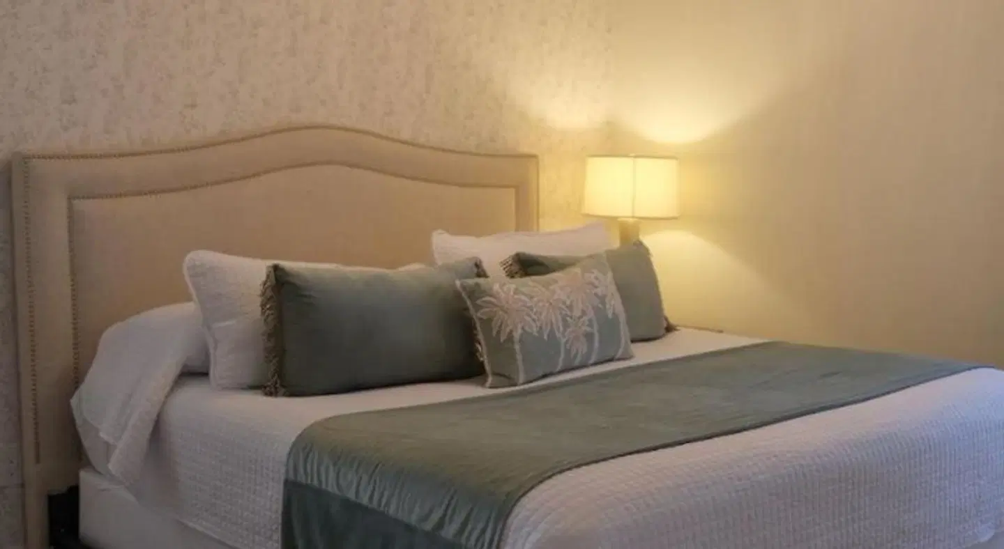 America's Cup Inn ROOM_EXAMPLE