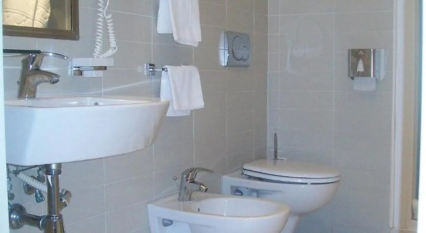 Rigel Hotel Badezimmer