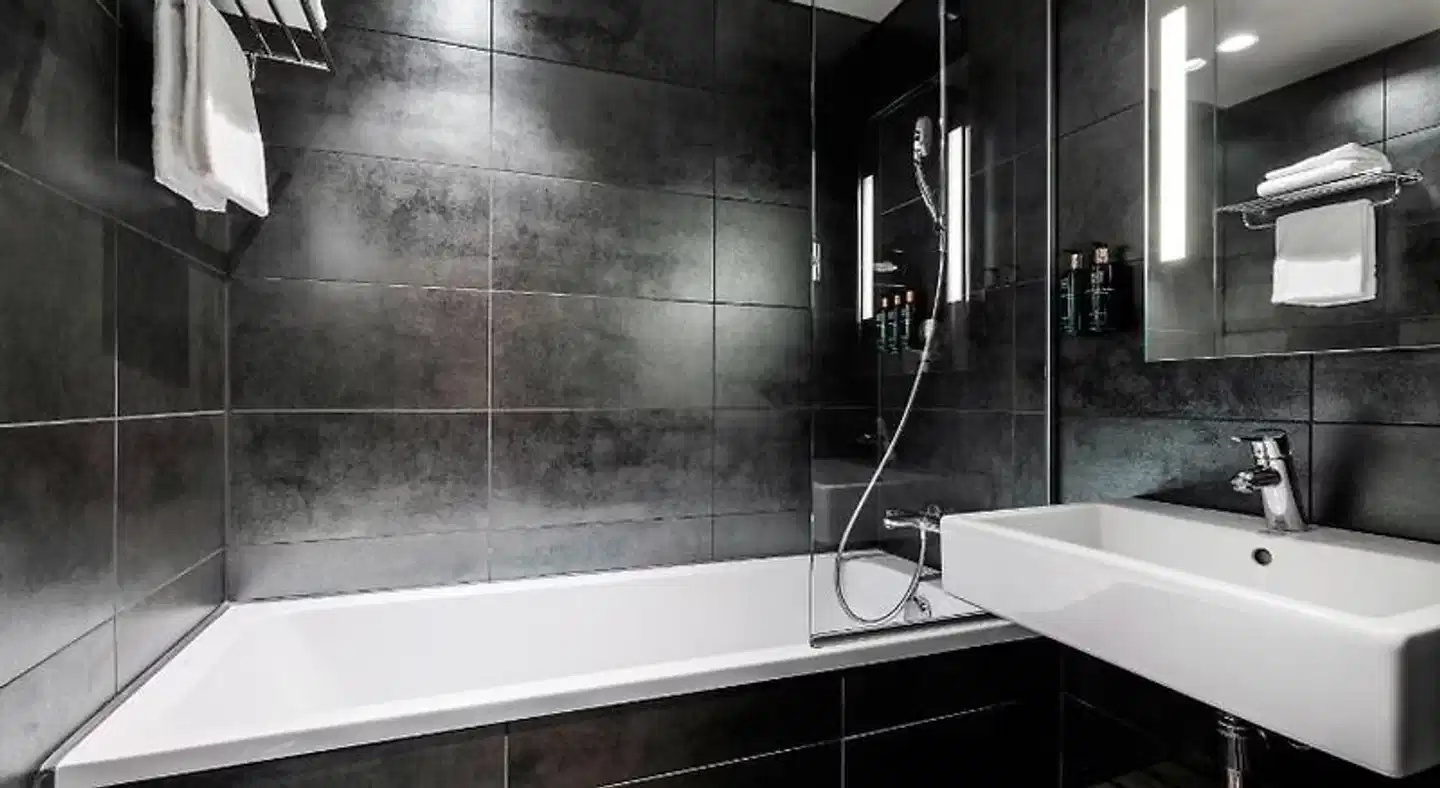 Clarion Collection Hotel Folketeateret Badezimmer