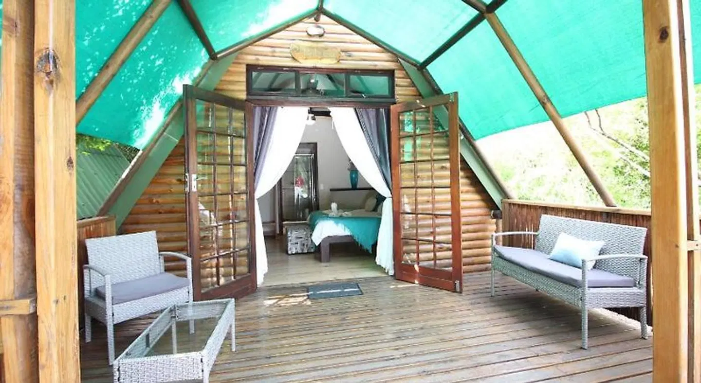 Tube 'n Axe Backpackers Terrasse