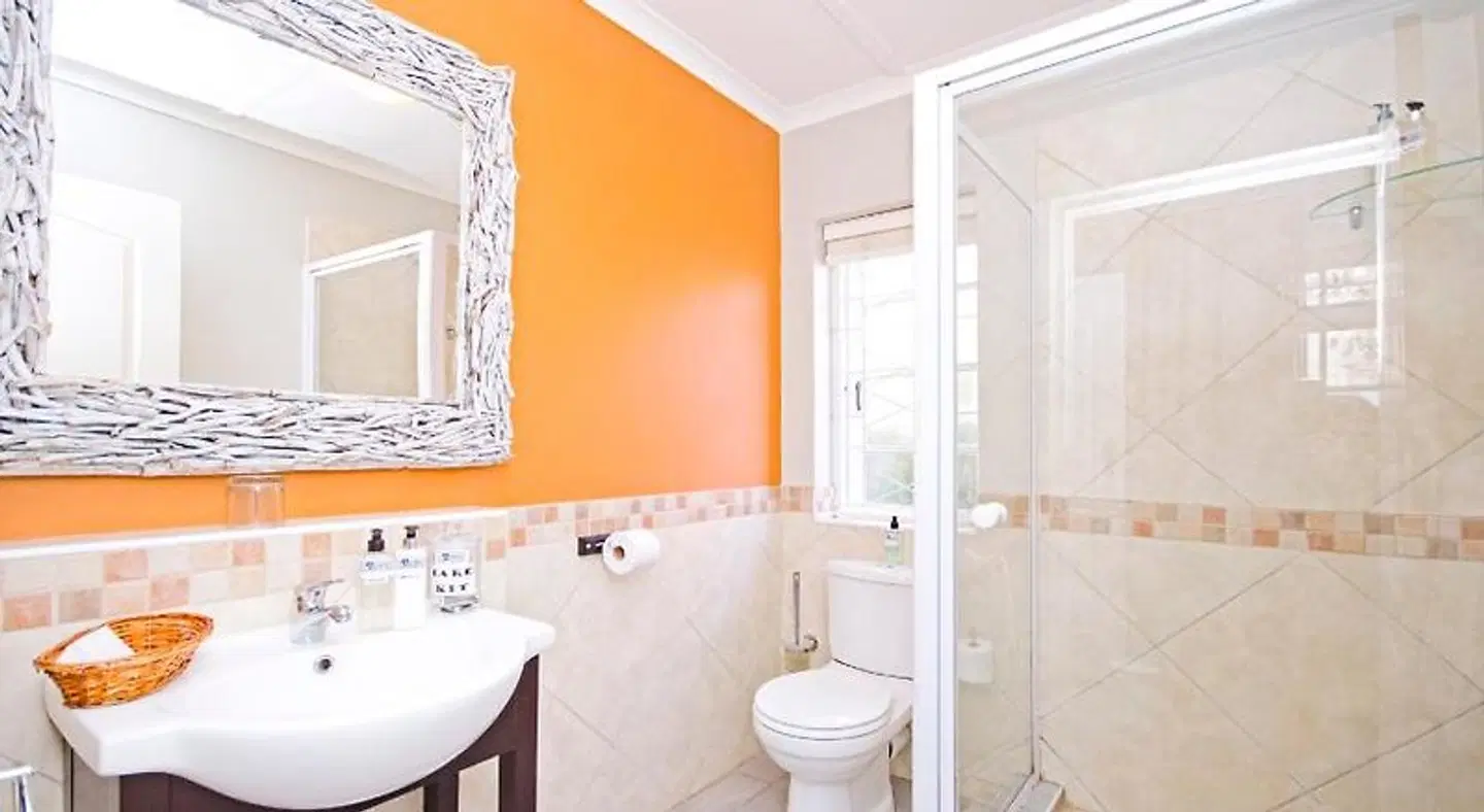 Lodge on Main Guest House and Conference Centre Badezimmer