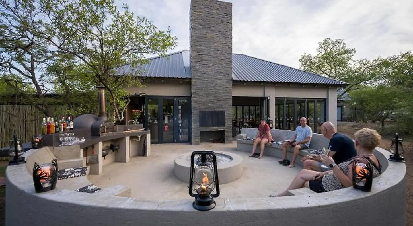 The Baobab Bush Lodge EXTERIOR