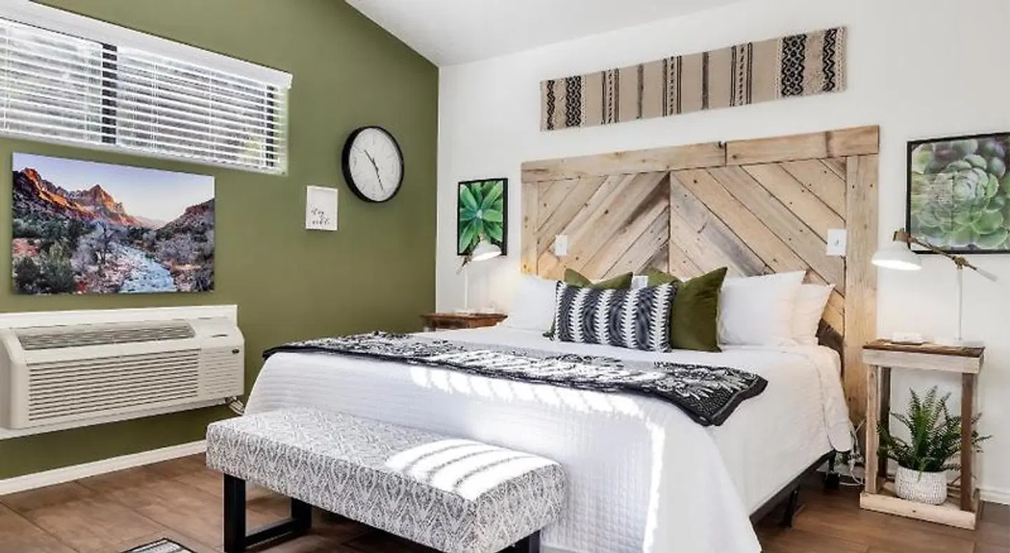 Red Rock Inn ROOM_EXAMPLE