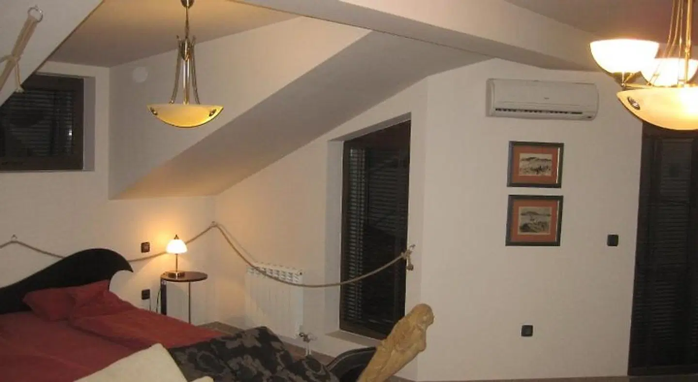 6ato ROOM_EXAMPLE
