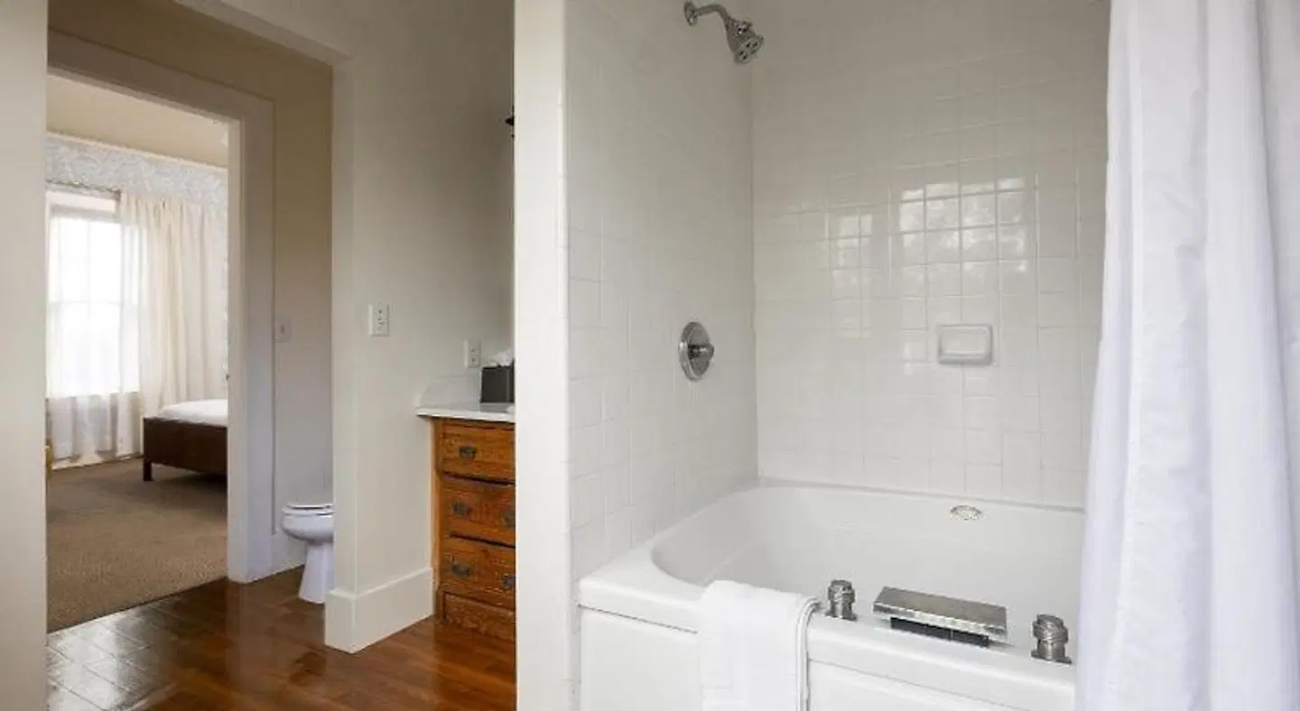 De La Vina Inn Badezimmer