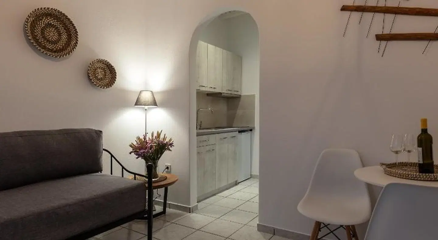Secret Garden Apartments ROOM_EXAMPLE