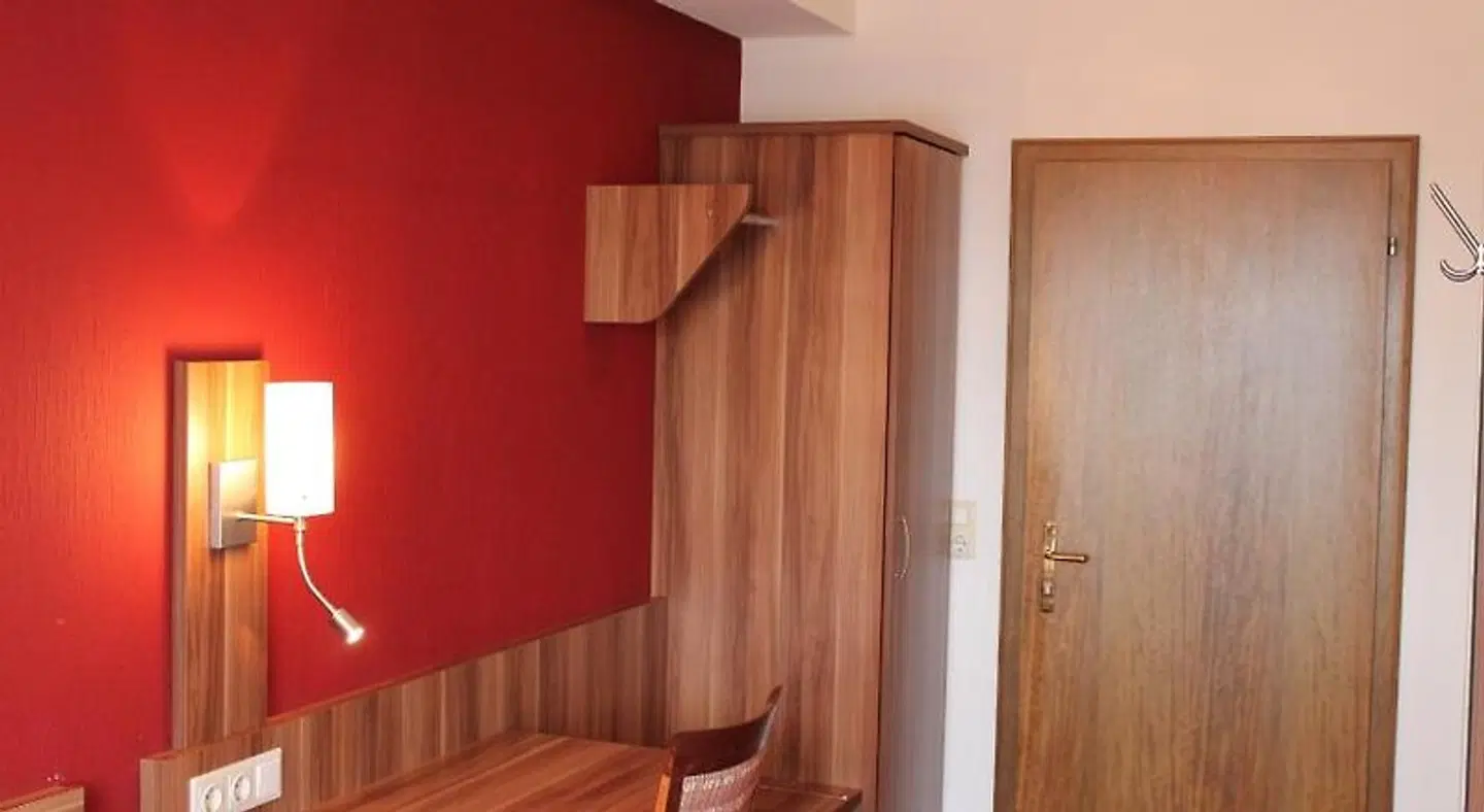 Uhl ROOM_EXAMPLE