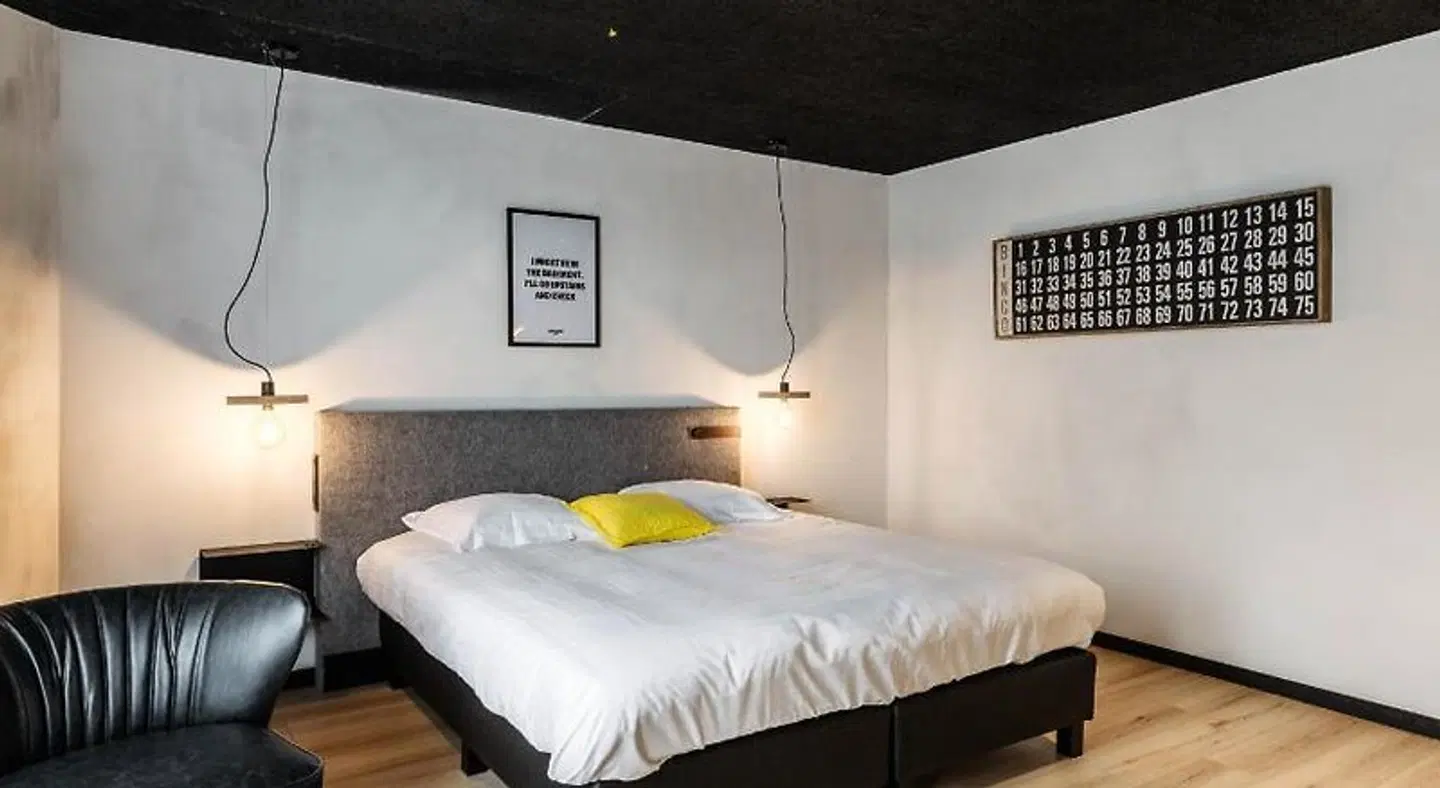 Upstairs Hotel ROOM_EXAMPLE