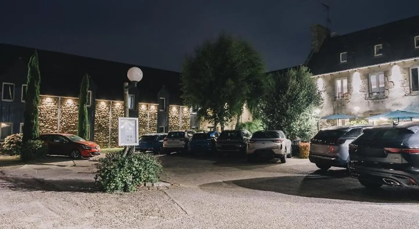 Hotel-Restaurant Logis La Grassinais Terrasse