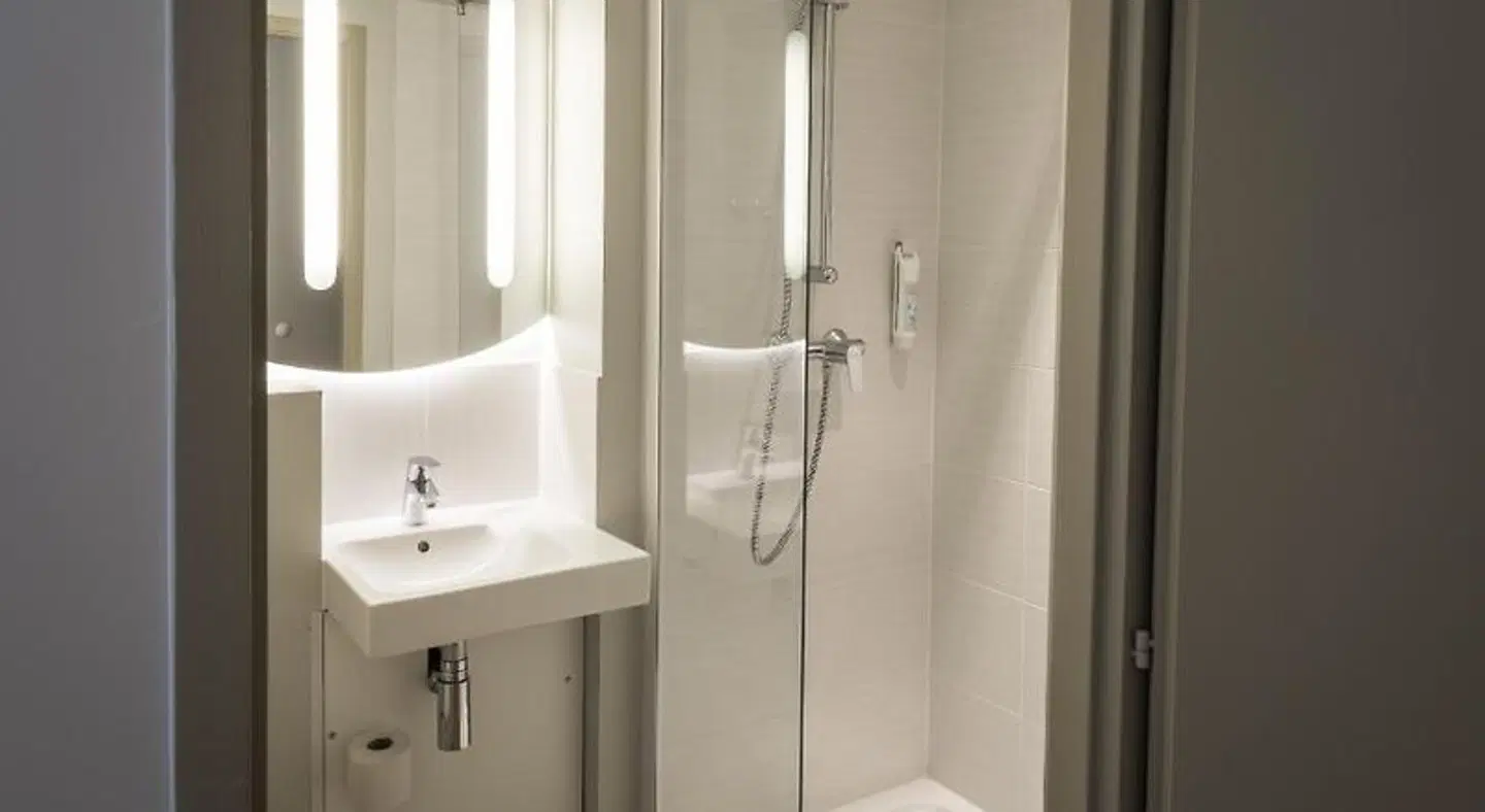 ibis budget Sallanches Pays du Mont-Blanc Badezimmer