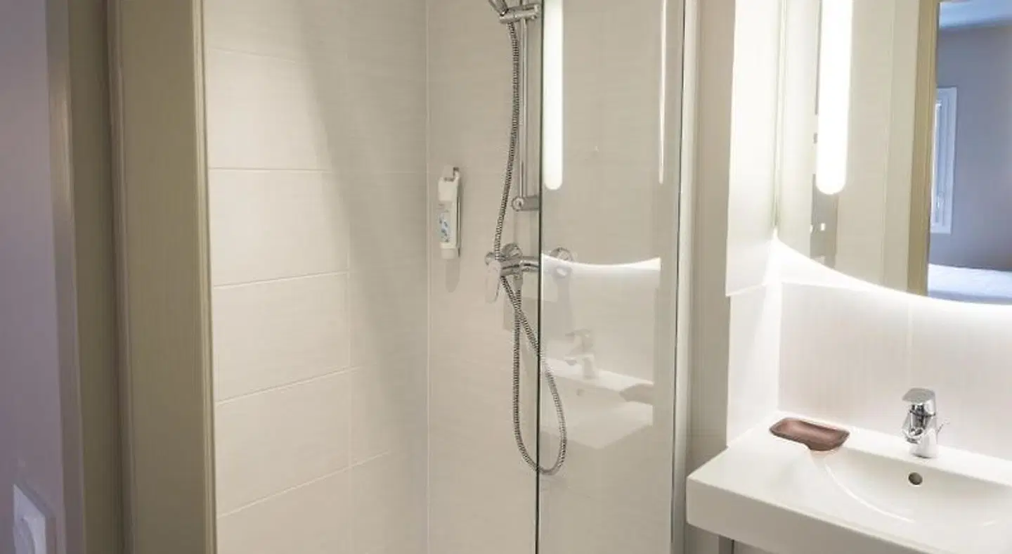 ibis budget Sallanches Pays du Mont-Blanc Badezimmer