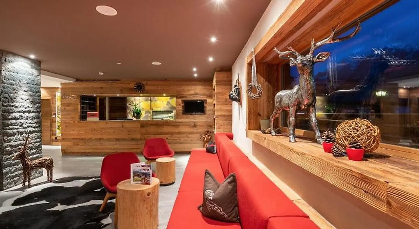 Aparthotel Tyrol Bar