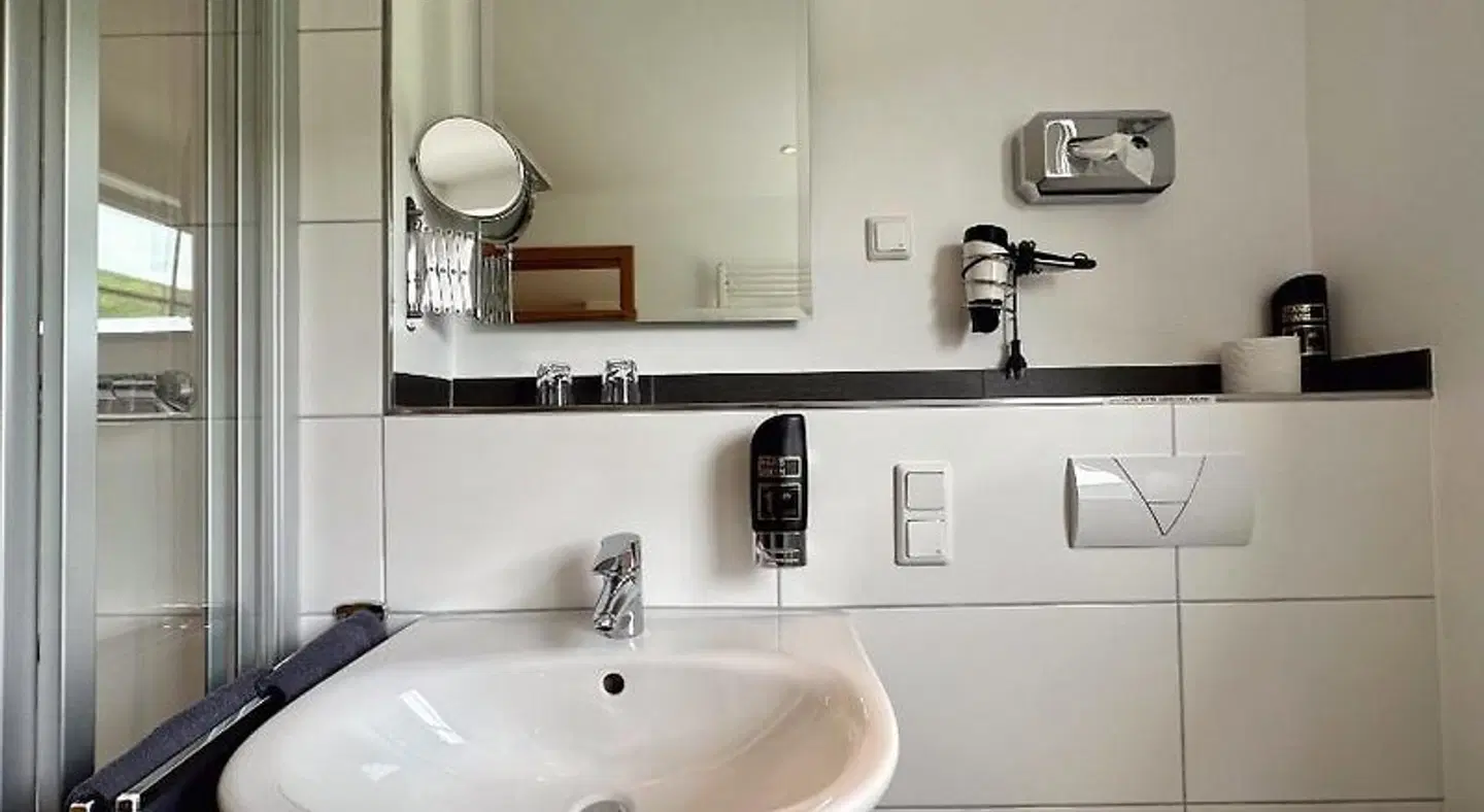 Schnutgenhof Ubernachtung am Biggesee Badezimmer