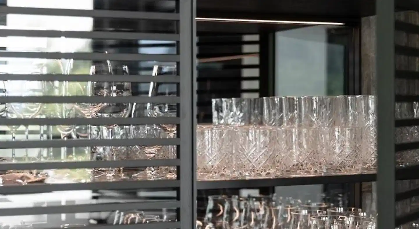 GOING TRIPLE A apartments EAST Bar